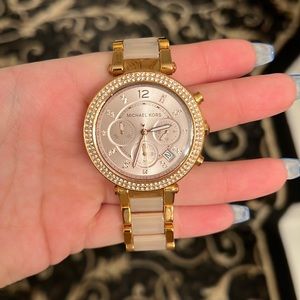 Michael kors rose gold watch